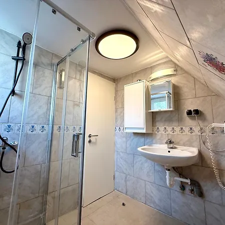 Gemuetliches Dachgeschoss Im Koala-stil דירה *