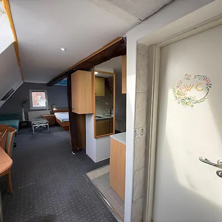 Gemuetliches Dachgeschoss Im Koala-stil דירה *